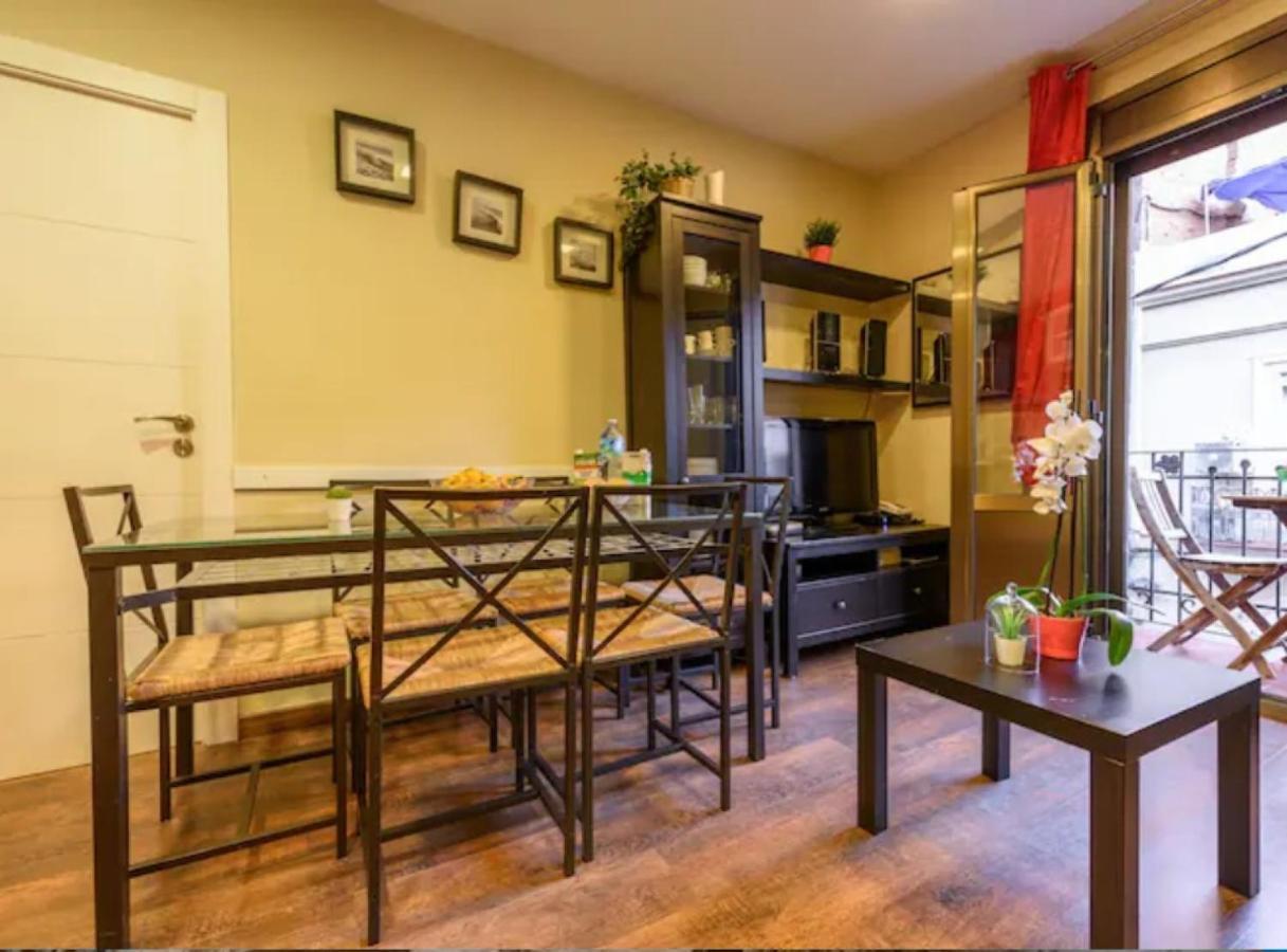 Ramblasrentals Cozy Renovated 2Br With Balcony Lift 20M Rambla - Parking - Wifi Барселона Екстер'єр фото